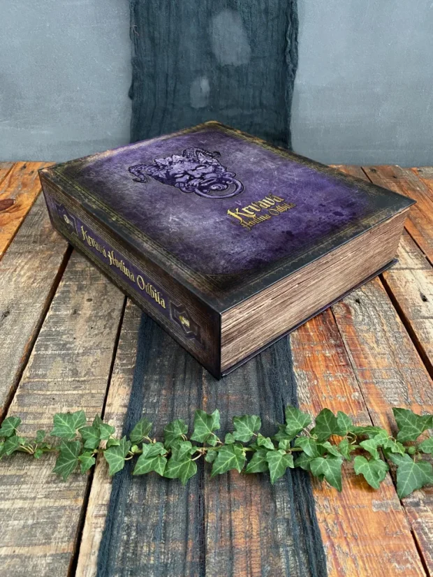 Krvavá hodina odbila